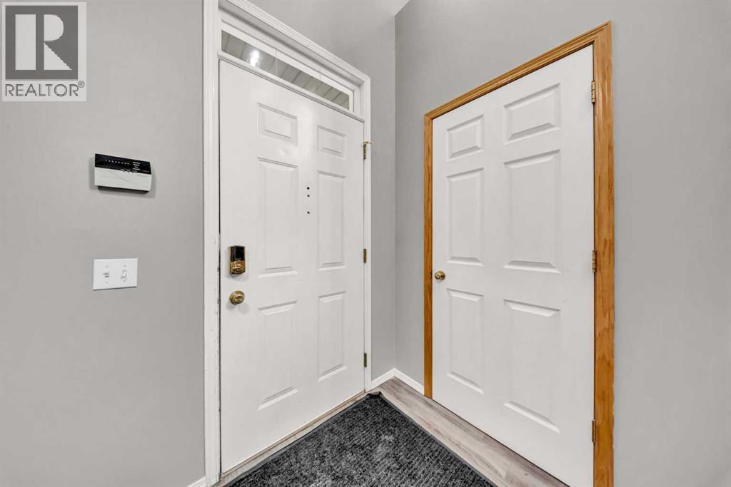 1150 Prestwick Circle SE, Calgary - photo 7 of 8